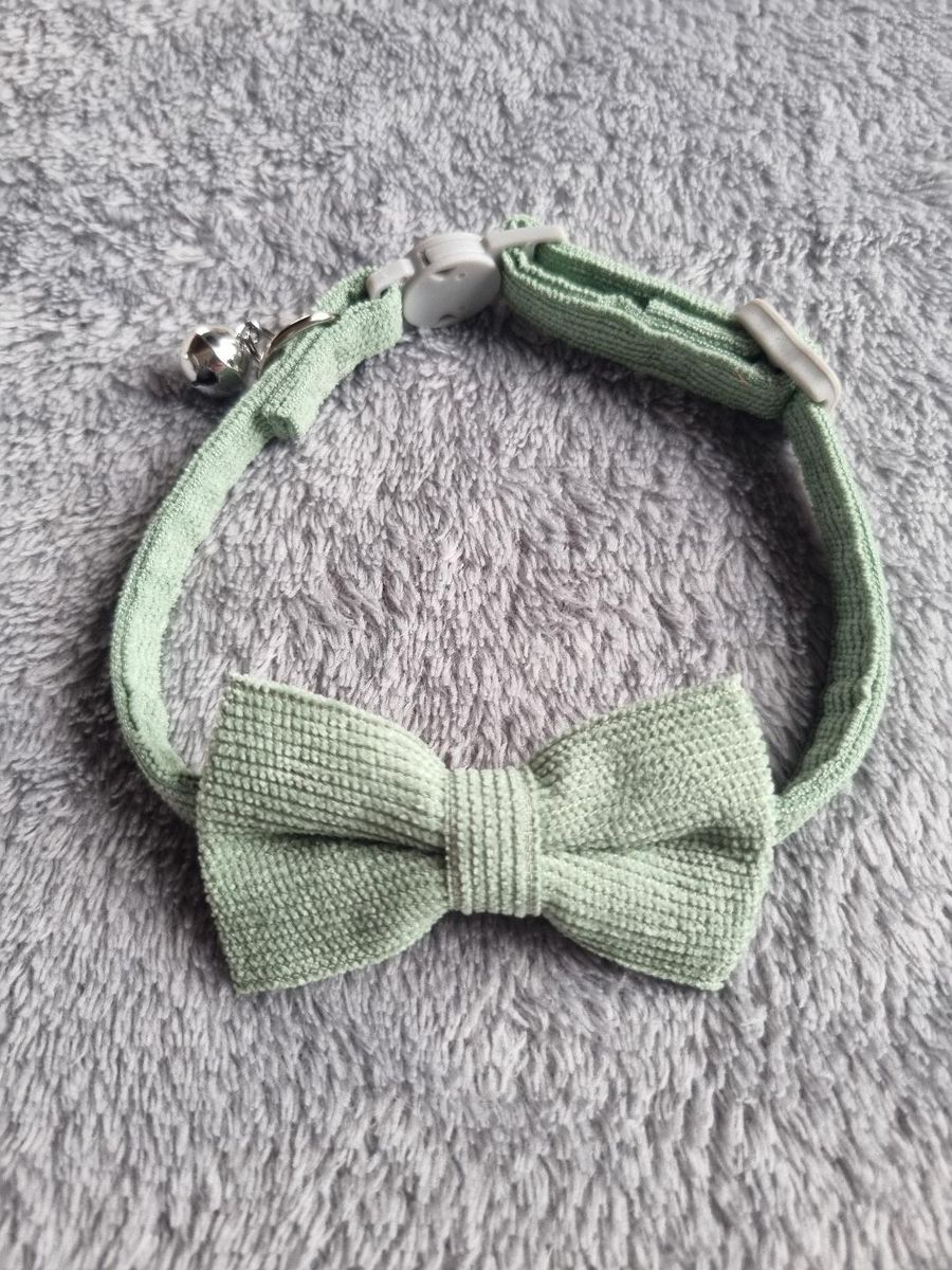 Collier vert côtelé