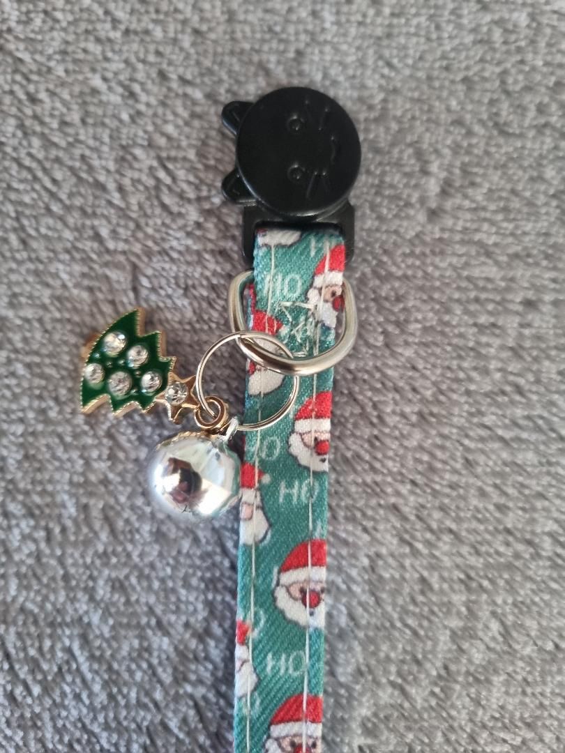 Collier avec un Nœud Papillon de Noël pour Chat – Vert Motif Père Noël - Miniature 6