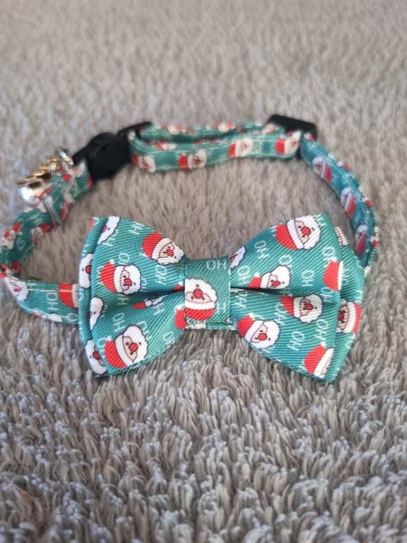 Collier avec un Nœud Papillon de Noël pour Chat – Vert Motif Père Noël - Miniature 3
